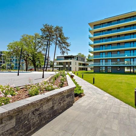 Bonnie-Premium Lelle Waterfront Private Apartment Balatonlelle Dış mekan fotoğraf