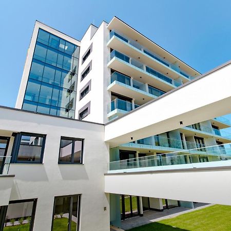 Bonnie-Premium Lelle Waterfront Private Apartment Balatonlelle Dış mekan fotoğraf