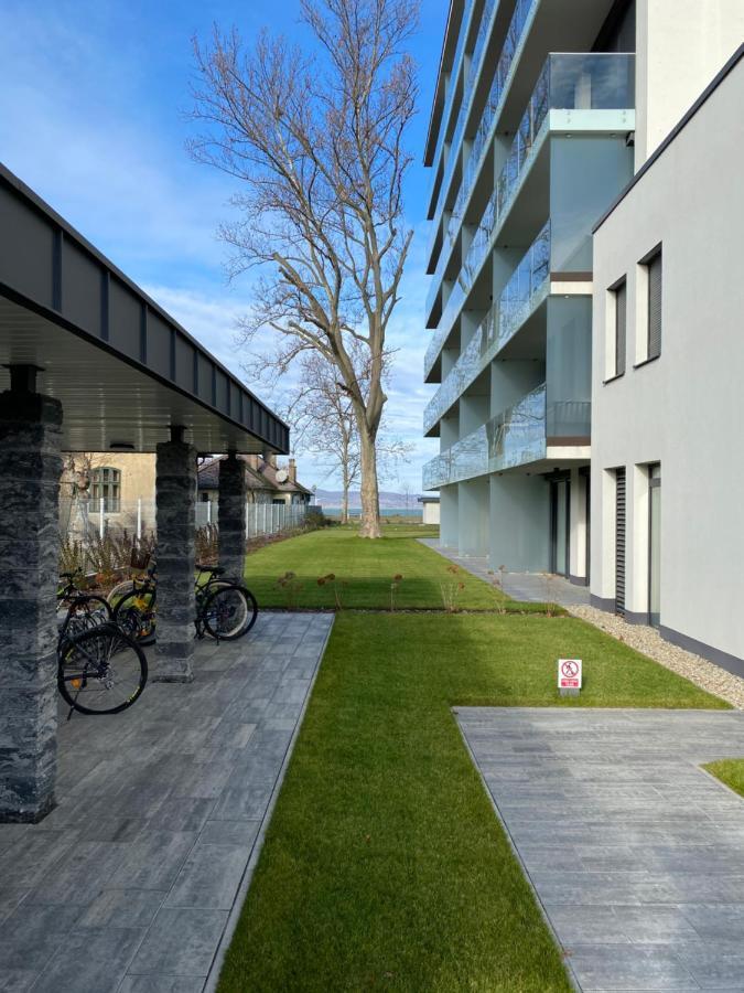 Bonnie-Premium Lelle Waterfront Private Apartment Balatonlelle Dış mekan fotoğraf