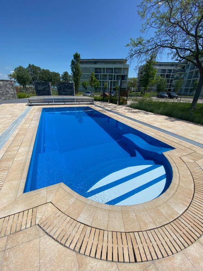 Bonnie-Premium Lelle Waterfront Private Apartment Balatonlelle Dış mekan fotoğraf