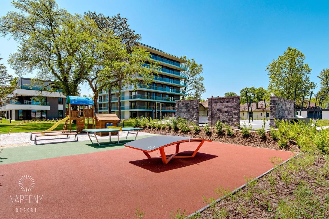 Bonnie-Premium Lelle Waterfront Private Apartment Balatonlelle Dış mekan fotoğraf