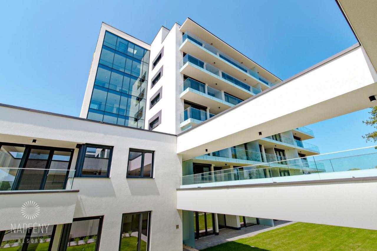 Bonnie-Premium Lelle Waterfront Private Apartment Balatonlelle Dış mekan fotoğraf